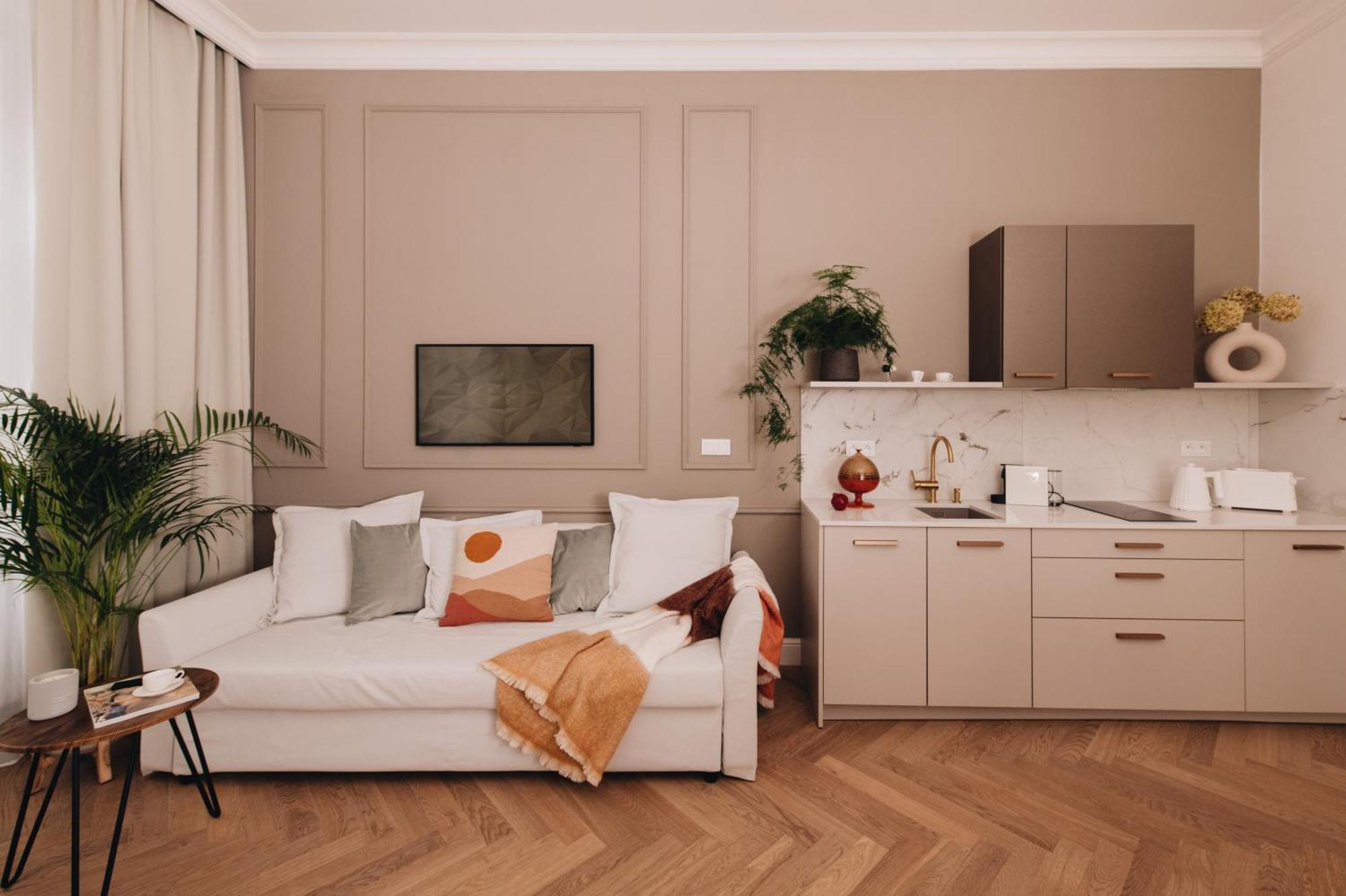 Stylish New In With A/c * Praha